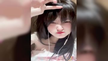 ✿青春美少女✿极品洛丽塔学妹内衣裤都没穿偷偷跑到商场厕所自慰有人来了好怕被发现要高潮了~好舒服