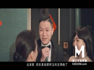 颜值不错眼镜骚气美少妇短裙性感黑丝椅子上肛塞插菊花跳蛋塞逼逼自慰喷水很是诱惑喜欢不要错过【无码国语】